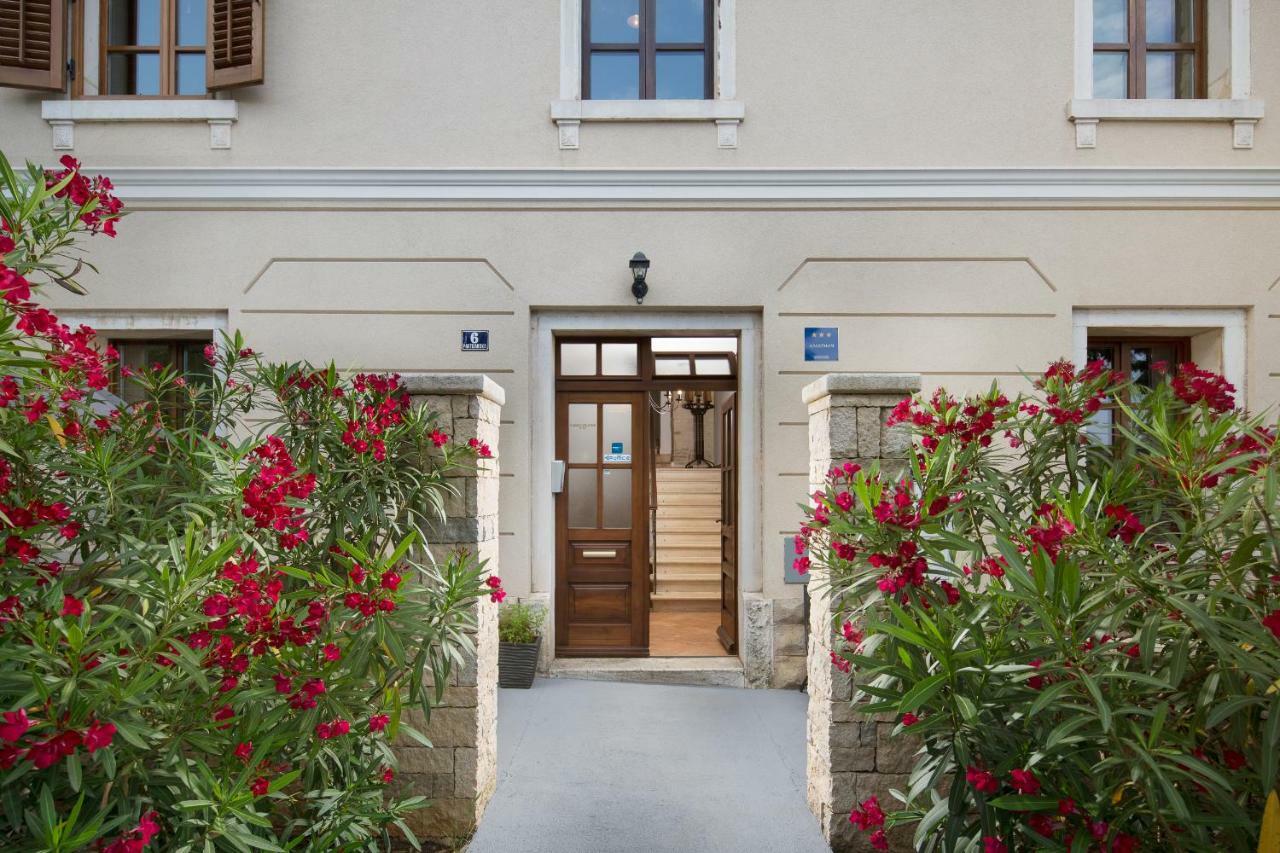 Apartments Bonaparte Porec Exterior photo
