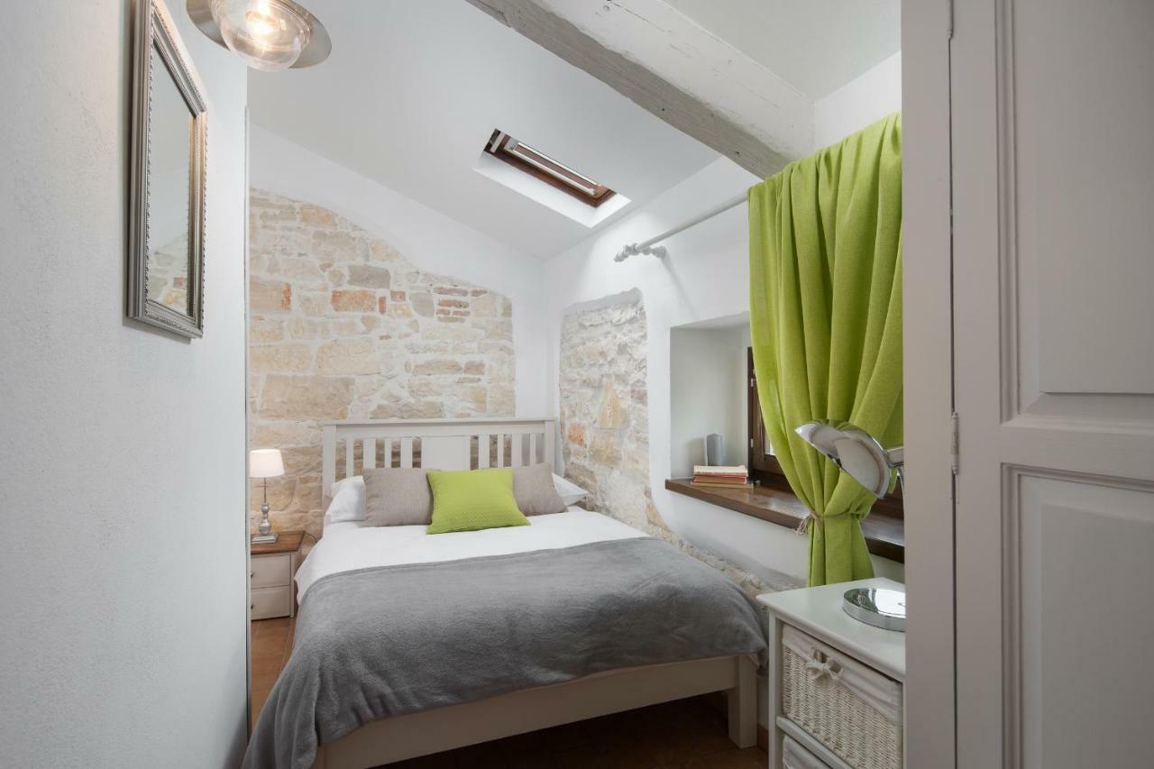 Apartments Bonaparte Porec Exterior photo